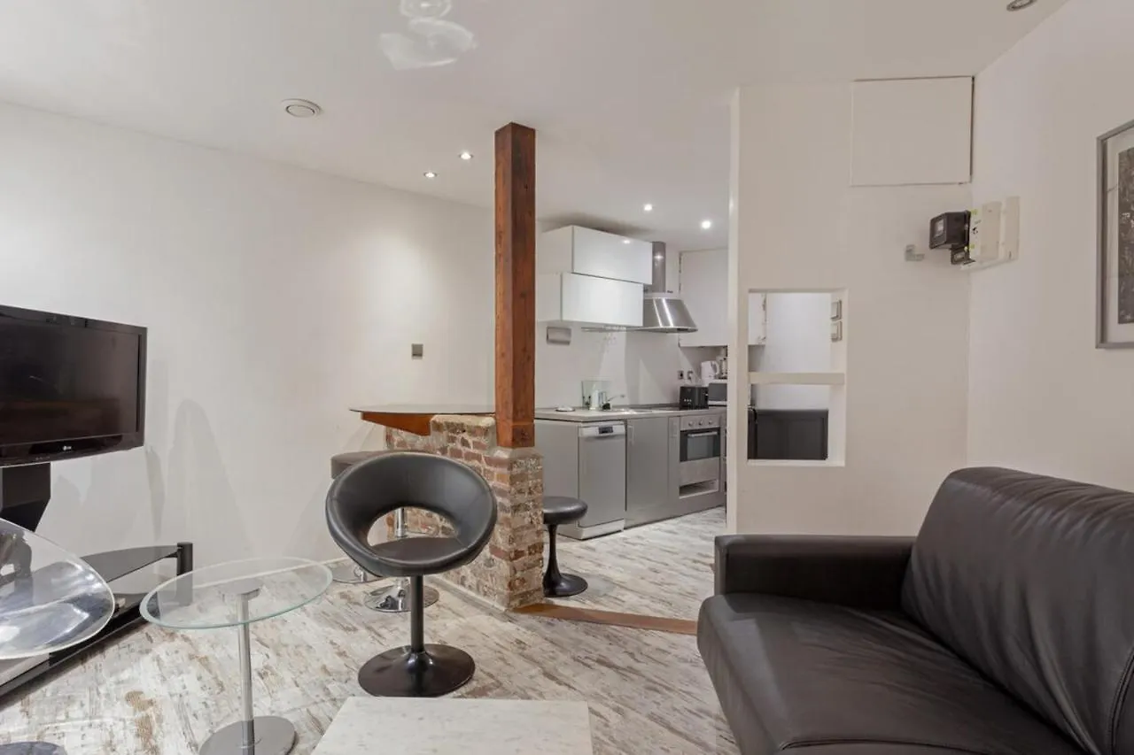Bright 2 Bedroom Apartment In 파리